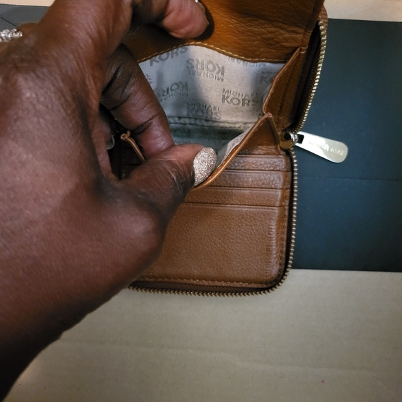 Michael Kors Wallet - Picture 3 of 7